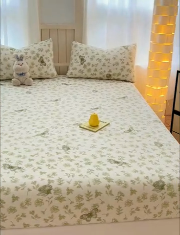 91家纺网 家纺一手货源 找家纺 金丝鸟家纺 2024新款200g牛奶绒单床笠系列 飞花绿