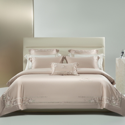 91家纺网 家纺一手货源 找家纺 诗黛尔 2024秋冬新品长绒棉绣花四件套--伊丽莎系列 伊丽莎-香槟金