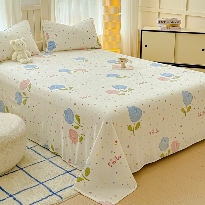 91家纺网 家纺一手货源 找家纺 金丝鸟家纺 2024新款200g牛奶绒单床单系列 蓝色花朵