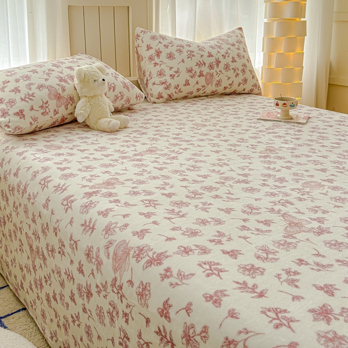 91家纺网 家纺一手货源 找家纺 金丝鸟家纺 2024新款200g牛奶绒单床单系列 飞花粉