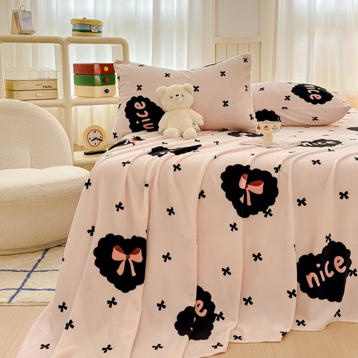 91家纺网 家纺一手货源 找家纺 金丝鸟家纺 2024新款200g牛奶绒单床单系列 爱心蝴蝶结