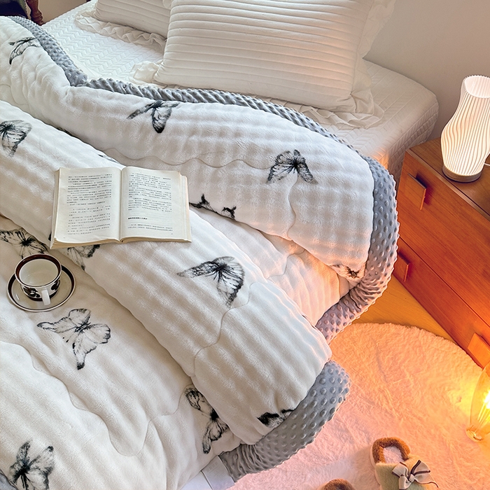 91家纺网 家纺一手货源 找家纺 优迈 2024新款兔兔绒豆豆被冬被子被芯 愿君福蝶