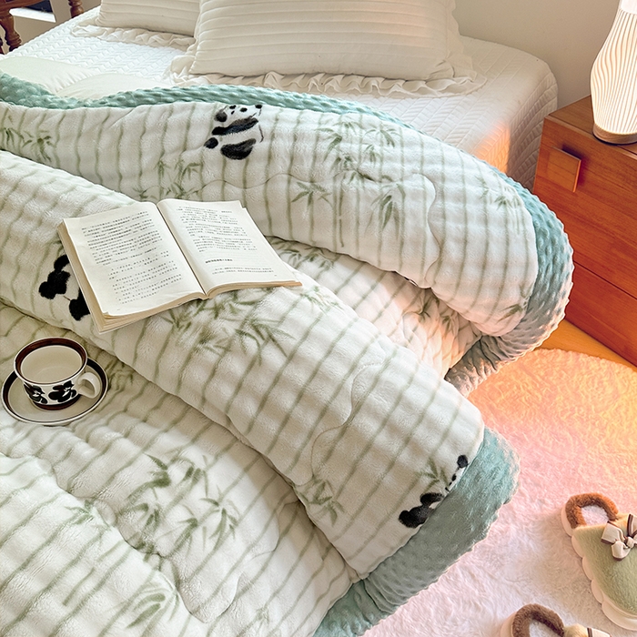 91家纺网 家纺一手货源 找家纺 优迈 2024新款兔兔绒豆豆被冬被子被芯 熊有成竹