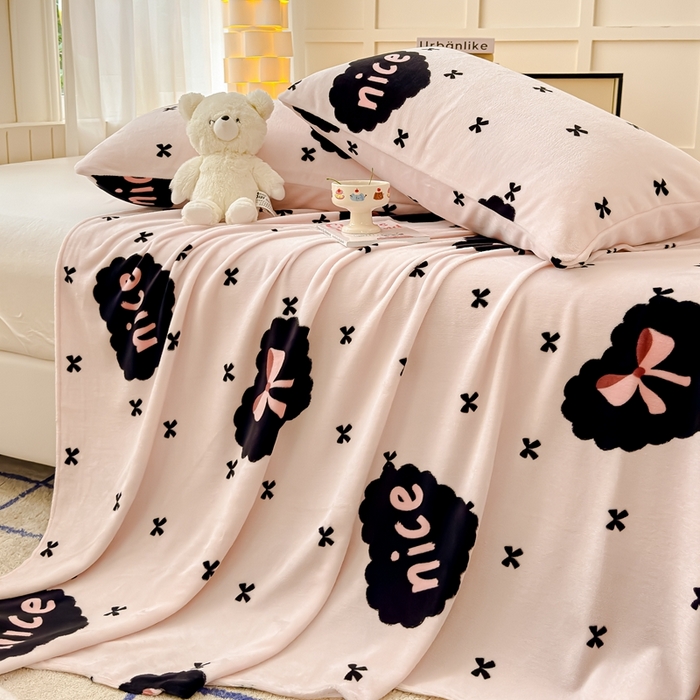 91家纺网 家纺一手货源 找家纺 金丝鸟家纺 2024新款200g牛奶绒单床单系列 爱心蝴蝶结