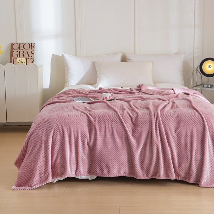 91家纺网 家纺一手货源 找家纺 卡琪曼 2024新款保暖菠萝格贝贝绒毛毯毯子 豆沙紫