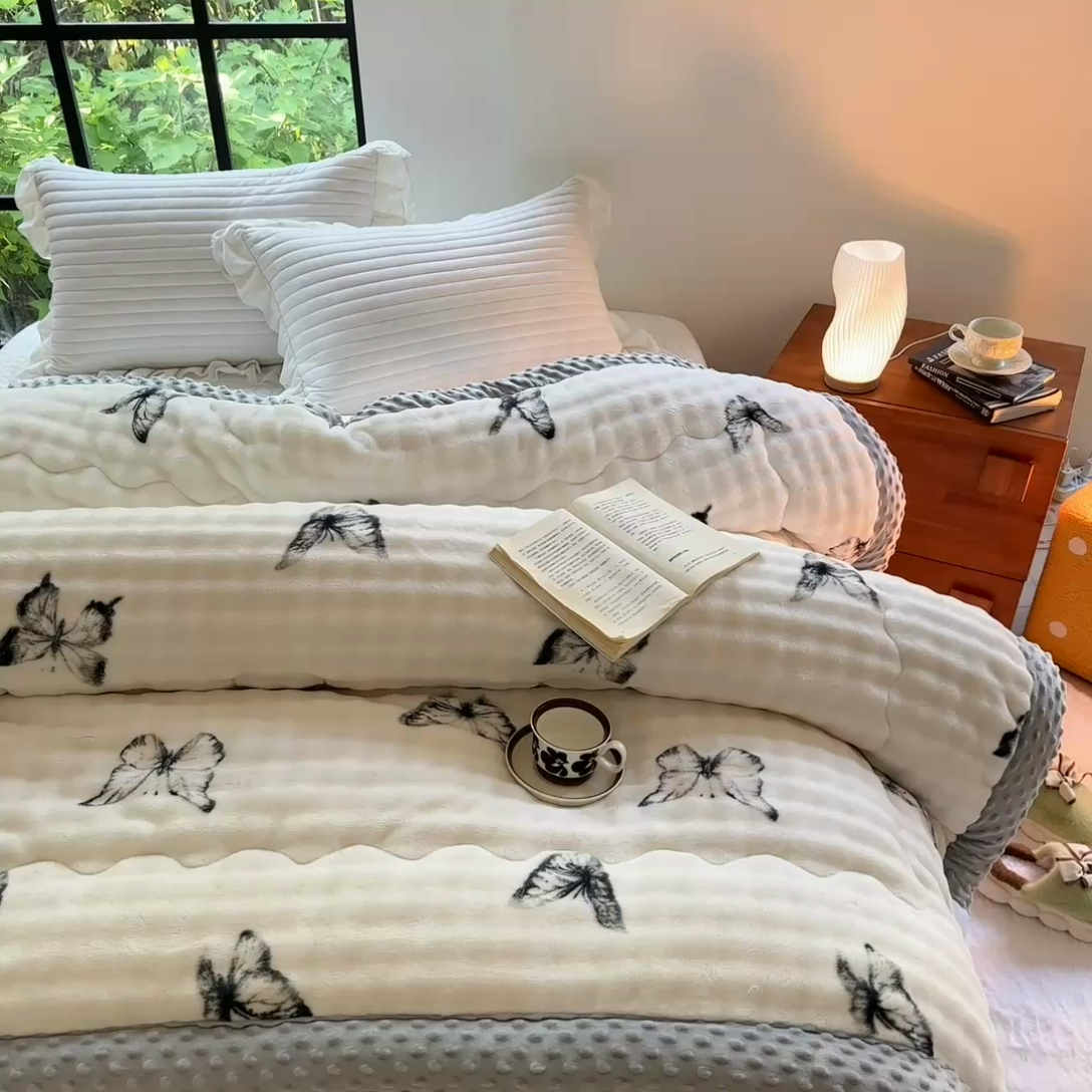 91家纺网 家纺一手货源 找家纺 优迈 2024新款兔兔绒豆豆被冬被子被芯 愿君福蝶