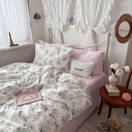 91家纺网 家纺一手货源 找家纺 恋恋三季 2024新款简约版韩式田园花卉系列四件套 简约樱落