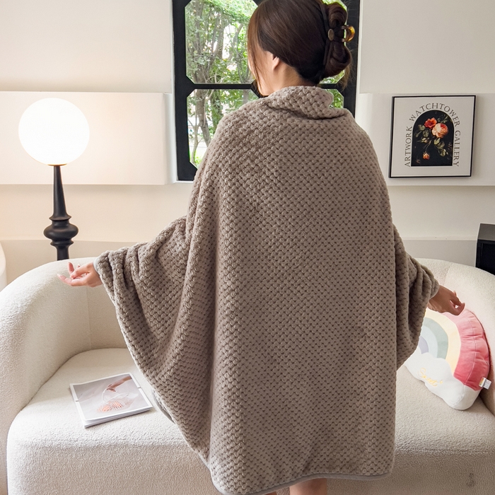 91家纺网 家纺一手货源 找家纺 卡琪曼 2024新款加厚保暖菠萝格披肩毯子毛毯 深咖