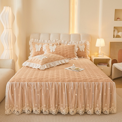 91家纺网 家纺一手货源 找家纺 （总）情恒家纺 2025新款A类婴儿绒全夹棉奶油风（蝴蝶结)床裙三件套