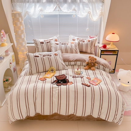 91家纺网 家纺一手货源 找家纺 典曼家纺 2024新款印花牛奶绒毛巾绣四件套 牛奶小熊