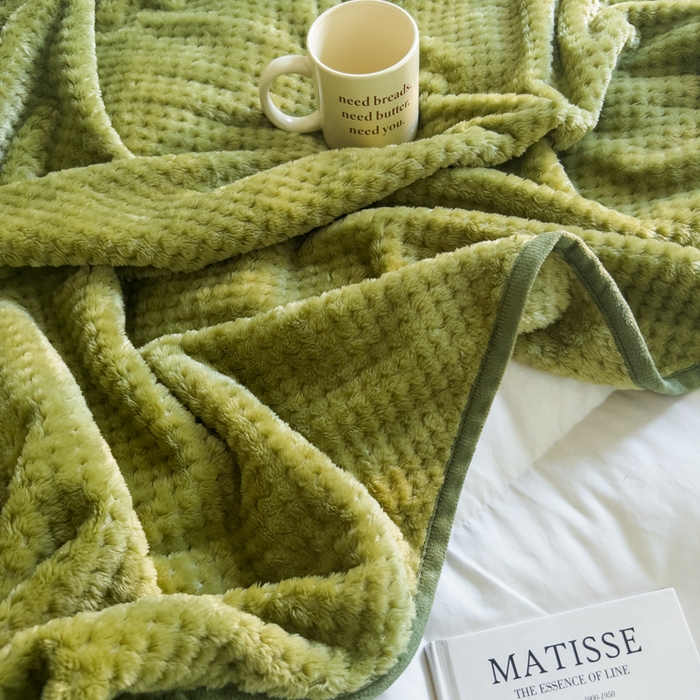 91家纺网 家纺一手货源 找家纺 卡琪曼 2024新款加厚保暖菠萝格披肩毯子毛毯 抹茶绿