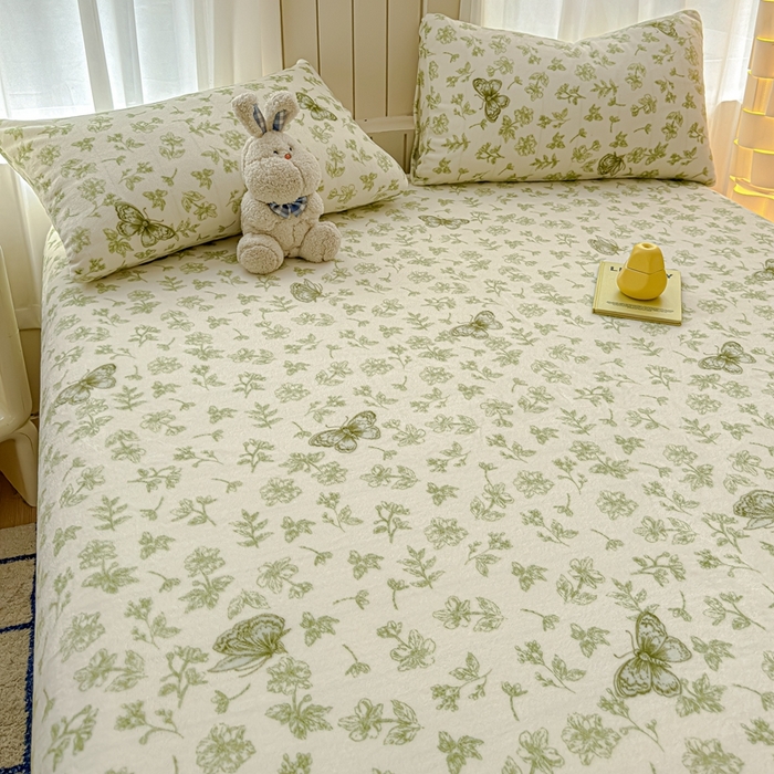 91家纺网 家纺一手货源 找家纺 金丝鸟家纺 2024新款200g牛奶绒单床笠系列 飞花绿