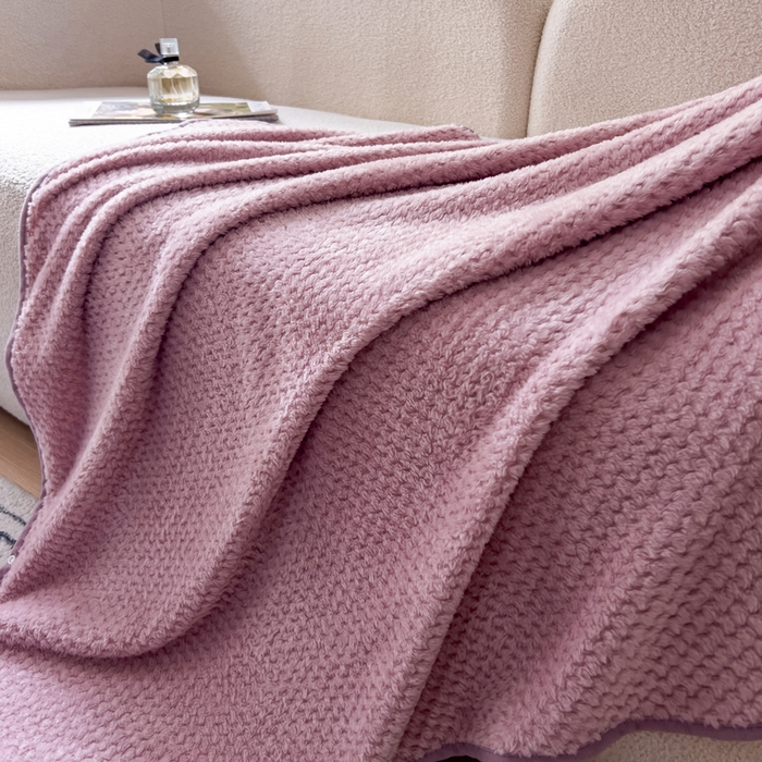 91家纺网 家纺一手货源 找家纺 卡琪曼 2024新款加厚保暖菠萝格披肩毯子毛毯 藕合紫