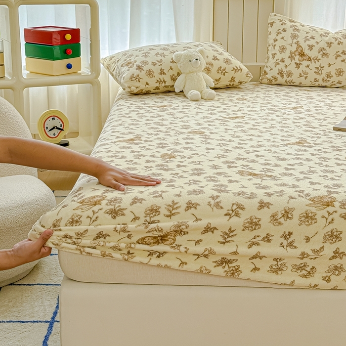 91家纺网 家纺一手货源 找家纺 金丝鸟家纺 2024新款200g牛奶绒单床笠系列 飞花咖