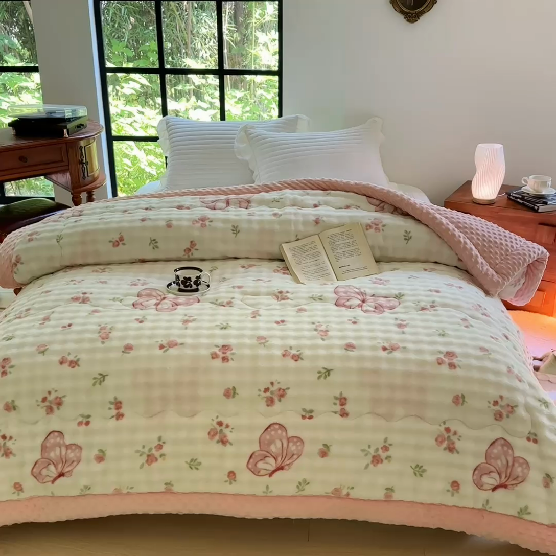 91家纺网 家纺一手货源 找家纺 优迈 2024新款兔兔绒豆豆被冬被子被芯 福蝶将至-粉