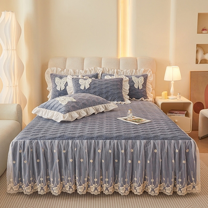 91家纺网 家纺一手货源 找家纺 （总）情恒家纺 2025新款A类婴儿绒全夹棉奶油风（蝴蝶结)床裙三件套