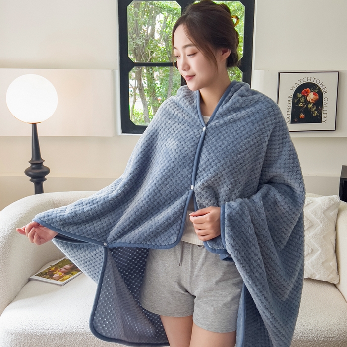 91家纺网 家纺一手货源 找家纺 卡琪曼 2024新款加厚保暖菠萝格披肩毯子毛毯 雾蓝