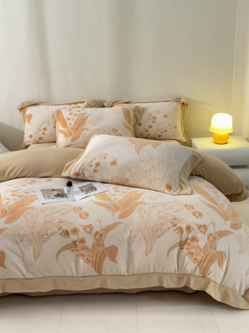 91家纺网 家纺一手货源 找家纺 新方向 2025新款高克重240克A类全消光印花牛奶绒四件套-铃兰 铃兰-香槟