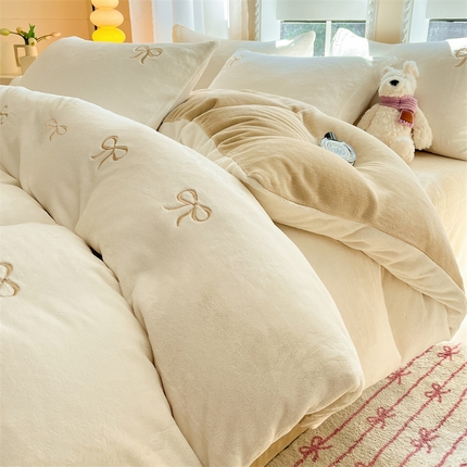 91家纺网 家纺一手货源 找家纺 （总）床绮 2025新款梦幻散点绣牛奶绒刺绣四件套