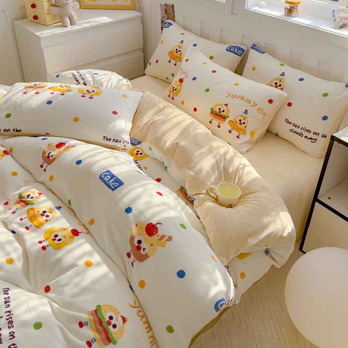 91家纺网 家纺一手货源 找家纺 枋梢家纺 2024新款加厚牛奶绒印花四件套 蛋糕小人