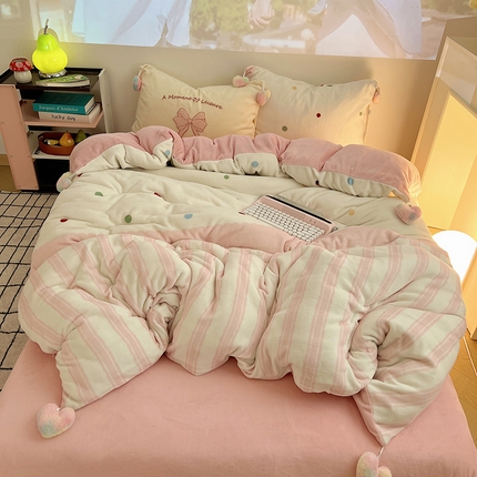（总）桃子家居 2024新款A类少女毛球工艺渐变蝴蝶刺绣数码印花加厚牛奶绒四件套