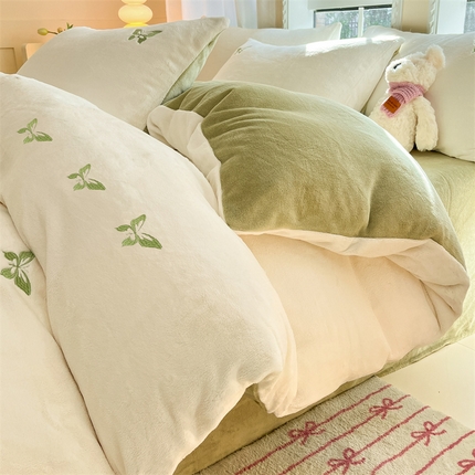 91家纺网 家纺一手货源 找家纺 （总）床绮 2025新款梦幻散点绣牛奶绒刺绣四件套