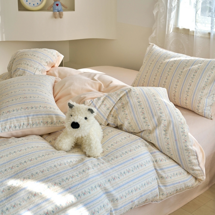 91家纺网 家纺一手货源 找家纺 洋铭区（原狠狠爱） 2024新款双层纱牛奶绒四件套系列 蔓蔓蔷薇