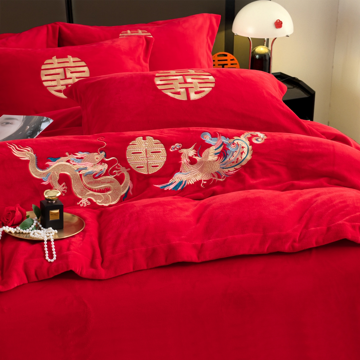 91家纺网 家纺一手货源 找家纺 卓缦家纺 2024新款高克重全消光牛奶绒婚庆刺绣四件套（控价+50） 龙飞凤舞