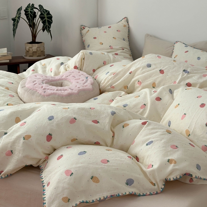 91家纺网 家纺一手货源 找家纺 洋铭区（原狠狠爱） 2024新款新花全棉双层纱四件套 草莓公主