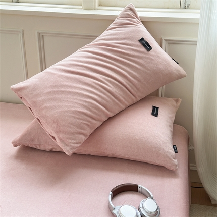 91家纺网 家纺一手货源 找家纺 （总）北欧良品 2025新款舒适保暖A类高克重牛奶绒单品枕套