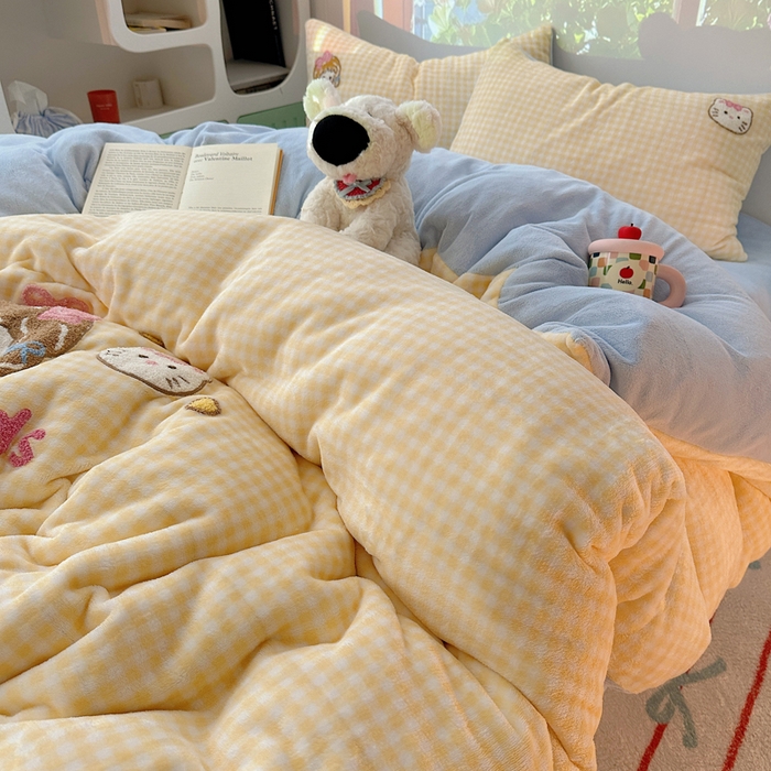 91家纺网 家纺一手货源 找家纺 繁花家居 2024新款卡通牛奶绒毛巾绣系列四件套 黄格小女孩