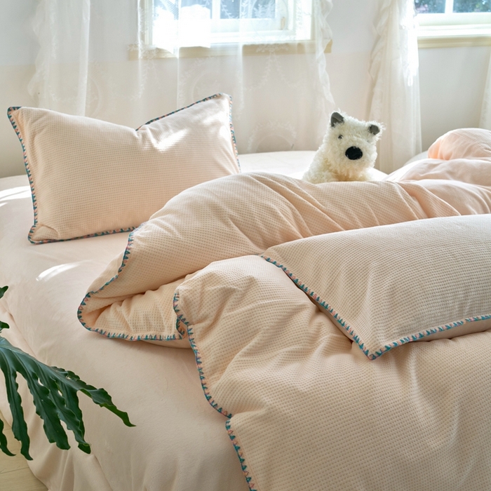 91家纺网 家纺一手货源 找家纺 洋铭区（原狠狠爱） 2024新款华夫格 绒（彩边）四件套 仙米玉