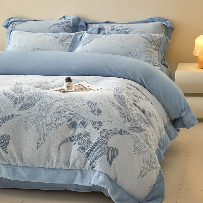 91家纺网 家纺一手货源 找家纺 新方向 2025新款高克重240克A类全消光印花牛奶绒四件套-铃兰 铃兰-以太兰