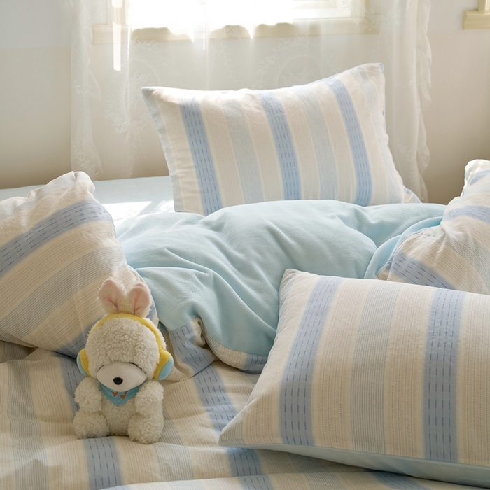 91家纺网 家纺一手货源 找家纺 洋铭区（原狠狠爱） 2024新款双层纱牛奶绒四件套系列 芝士蓝条