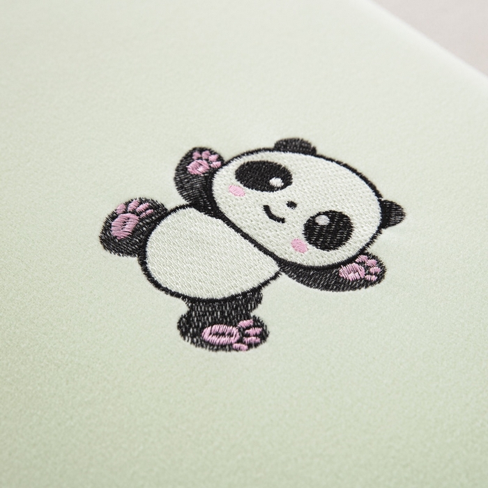 91家纺网 家纺一手货源 找家纺 大黄蜂家居家纺 2025新款德绒暖感纤维面包枕头枕芯（专版花型 翻版必究） 小熊猫绿