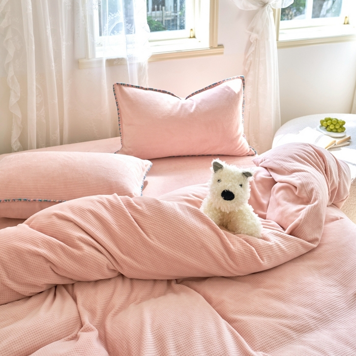 91家纺网 家纺一手货源 找家纺 洋铭区（原狠狠爱） 2024新款华夫格 绒（彩边）四件套 藕荷粉