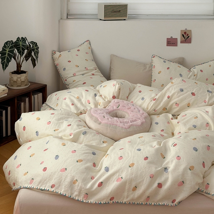 91家纺网 家纺一手货源 找家纺 洋铭区（原狠狠爱） 2024新款新花全棉双层纱四件套 草莓公主