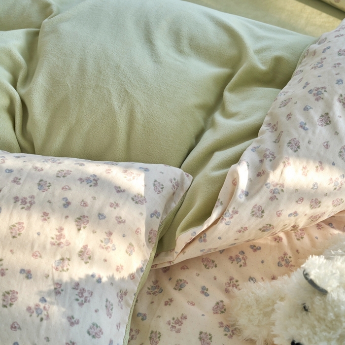 91家纺网 家纺一手货源 找家纺 洋铭区（原狠狠爱） 2024新款双层纱牛奶绒四件套系列 奢漫花田