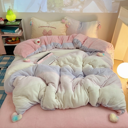 桃子家居 2024新款A类少女毛球工艺渐变蝴蝶刺绣数码印花加厚牛奶绒四件套 绒毛球蝴蝶-粉粉黄紫