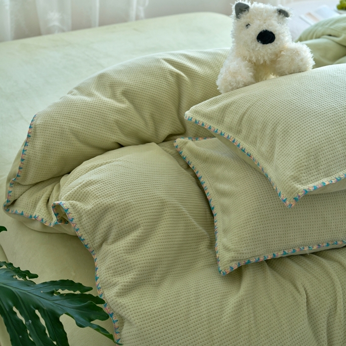 91家纺网 家纺一手货源 找家纺 洋铭区（原狠狠爱） 2024新款华夫格 绒（彩边）四件套 芦苇绿