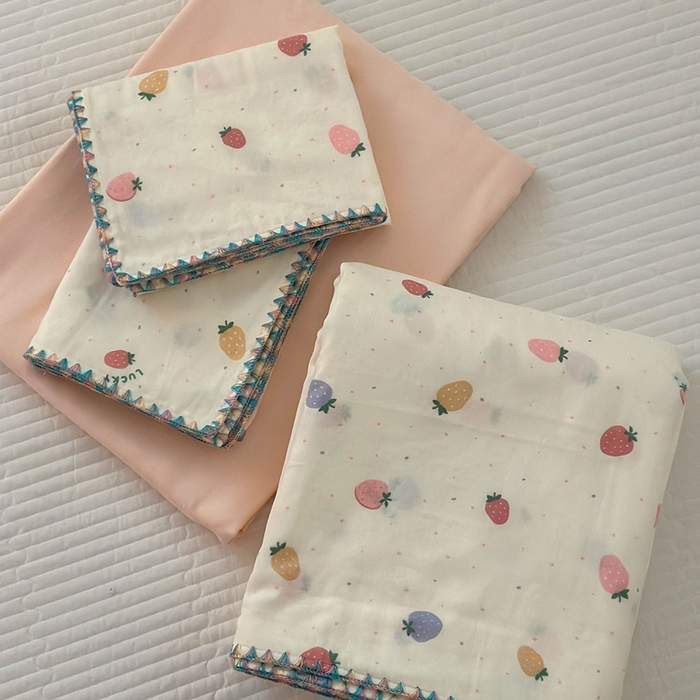 91家纺网 家纺一手货源 找家纺 洋铭区（原狠狠爱） 2024新款新花全棉双层纱四件套 草莓公主