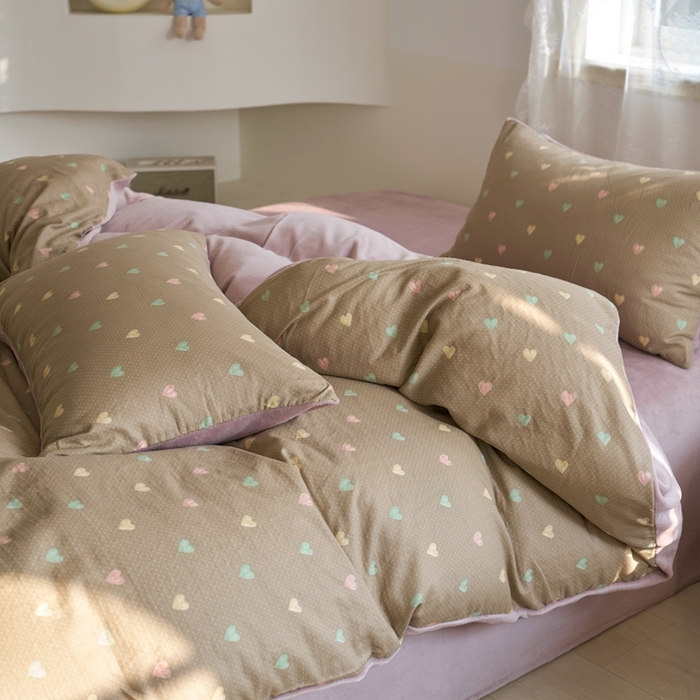 91家纺网 家纺一手货源 找家纺 洋铭区（原狠狠爱） 2024新款双层纱牛奶绒四件套系列 斑点小爱心