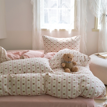 洋铭区（原狠狠爱） 2024新款双层纱牛奶绒四件套系列 粉熊派