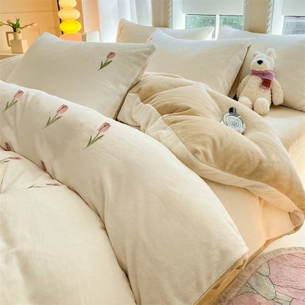 91家纺网 家纺一手货源 找家纺 （总）床绮 2025新款梦幻散点绣牛奶绒刺绣四件套