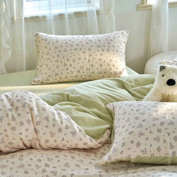 91家纺网 家纺一手货源 找家纺 洋铭区（原狠狠爱） 2024新款双层纱牛奶绒四件套系列 奢漫花田