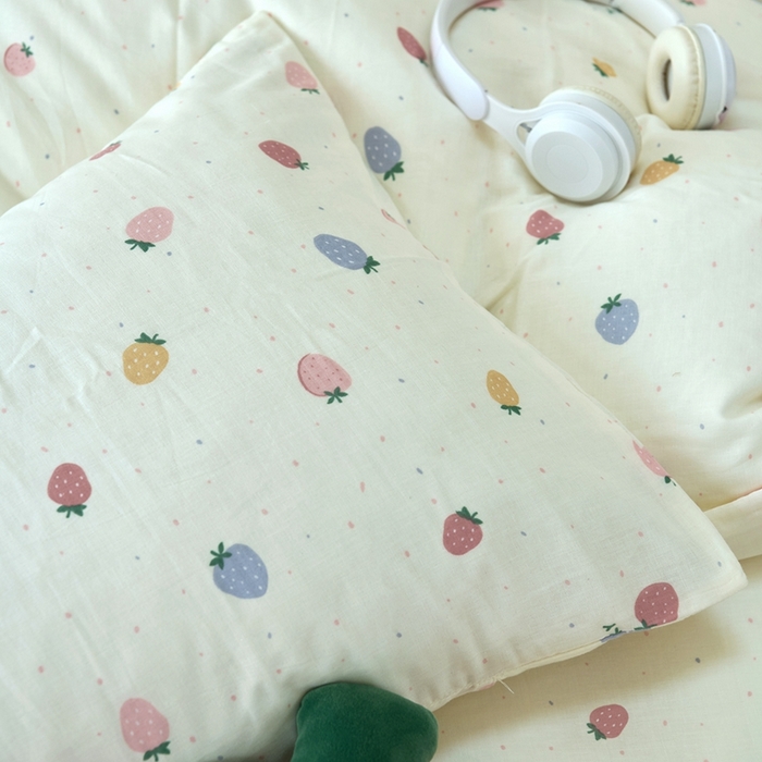 91家纺网 家纺一手货源 找家纺 洋铭区（原狠狠爱） 2024新款无边全棉双层纱四件套 甜美草莓