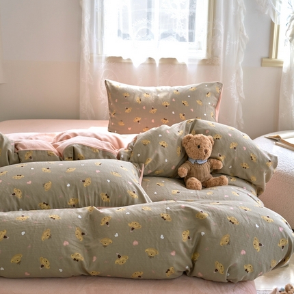 洋铭区（原狠狠爱） 2024新款双层纱牛奶绒四件套系列 小熊物语