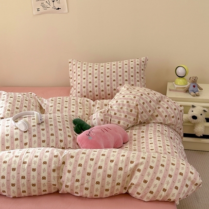 91家纺网 家纺一手货源 找家纺 洋铭区（原狠狠爱） 2024新款无边全棉双层纱四件套 小熊粉花