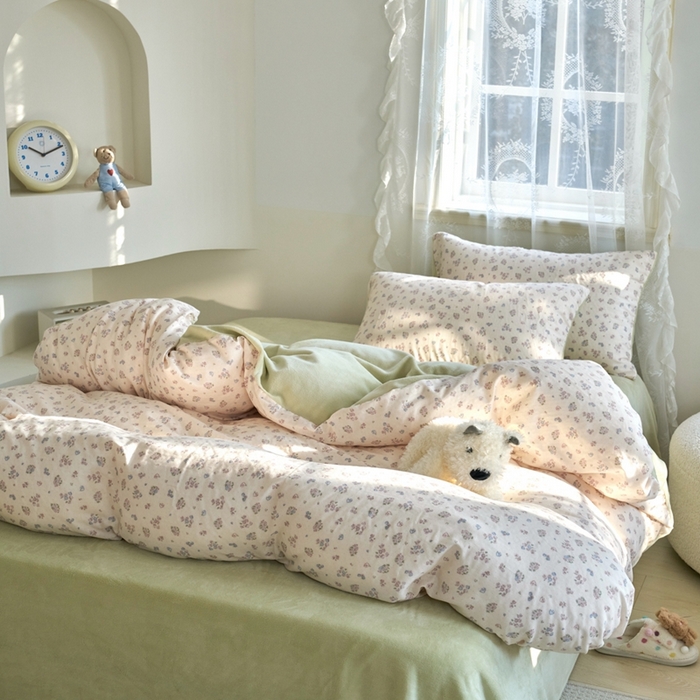 91家纺网 家纺一手货源 找家纺 洋铭区（原狠狠爱） 2024新款双层纱牛奶绒四件套系列 奢漫花田