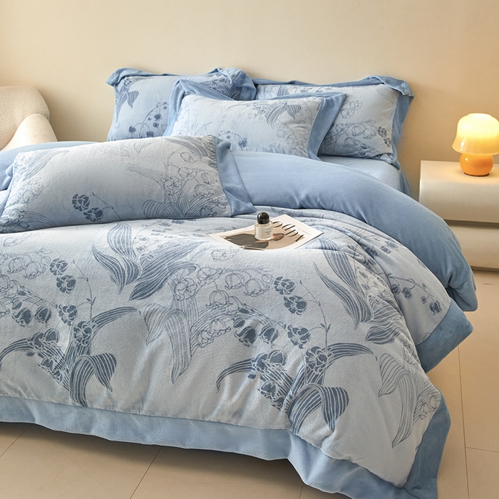 91家纺网 家纺一手货源 找家纺 新方向 2025新款高克重240克A类全消光印花牛奶绒四件套-铃兰 铃兰-以太兰